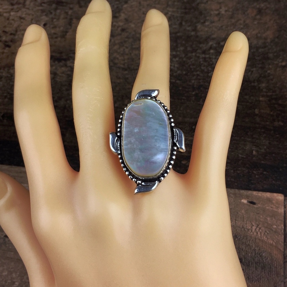 New Mother Of Pearl MOP Statement Silver Overlay Ring Size 8 - Picture 11 of 11
